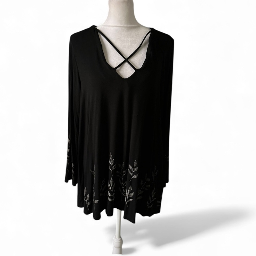Karen Kane Black Tunic with Leaf Accents size M